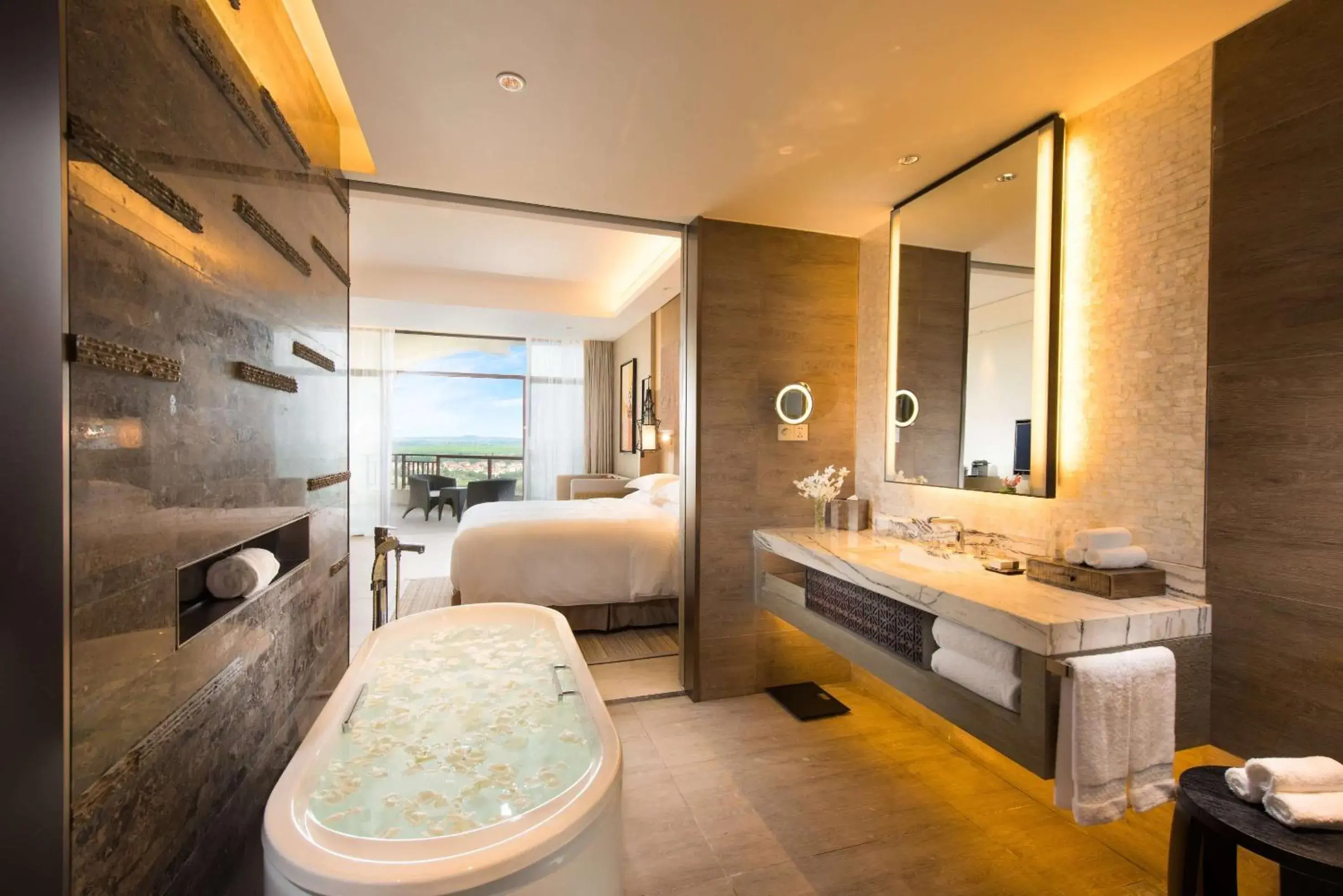 Executive King Room in DoubleTree by Hilton Haikou Chengmai Executive King Room in DoubleTree by Hilton Haikou Chengmai