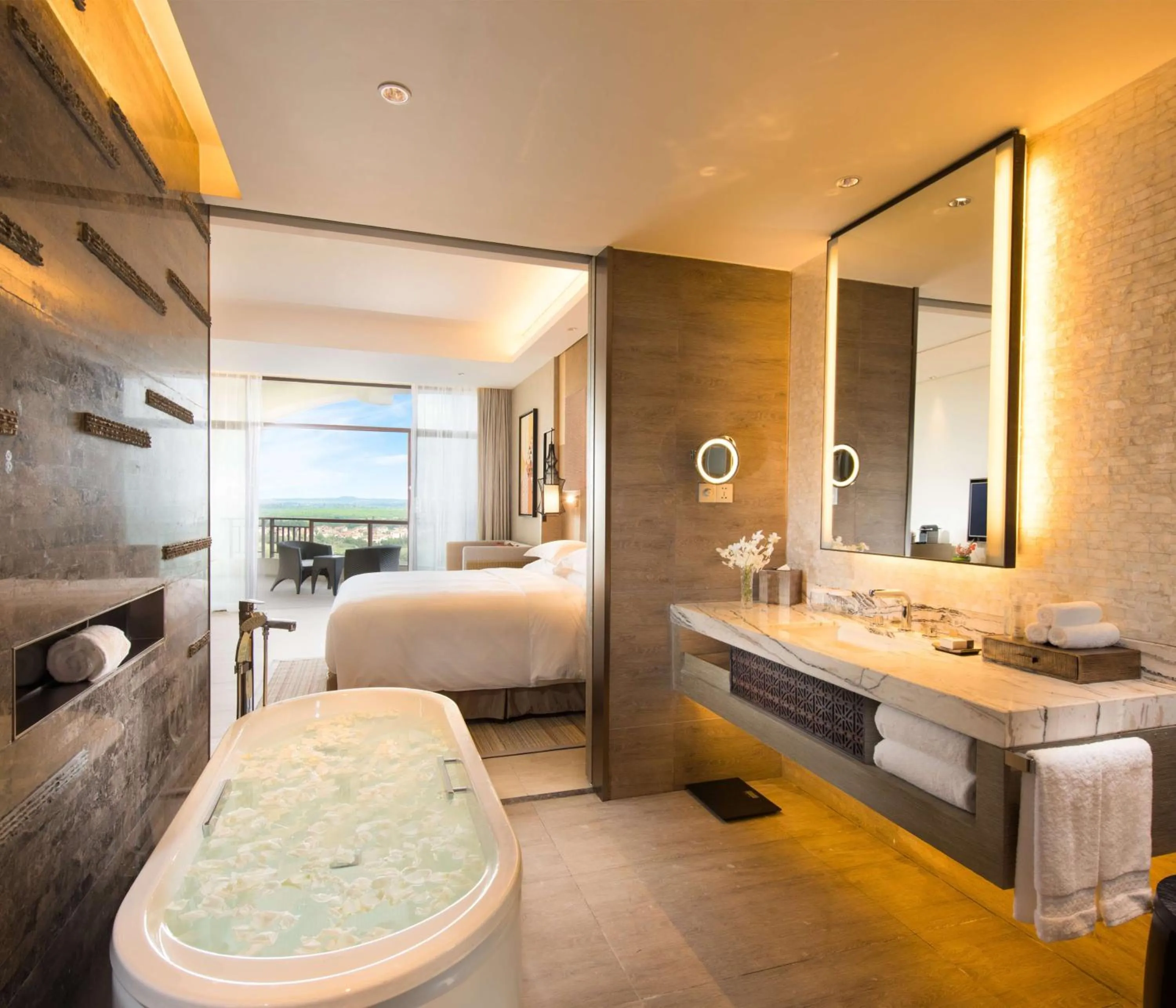Bathroom in DoubleTree by Hilton Haikou Chengmai