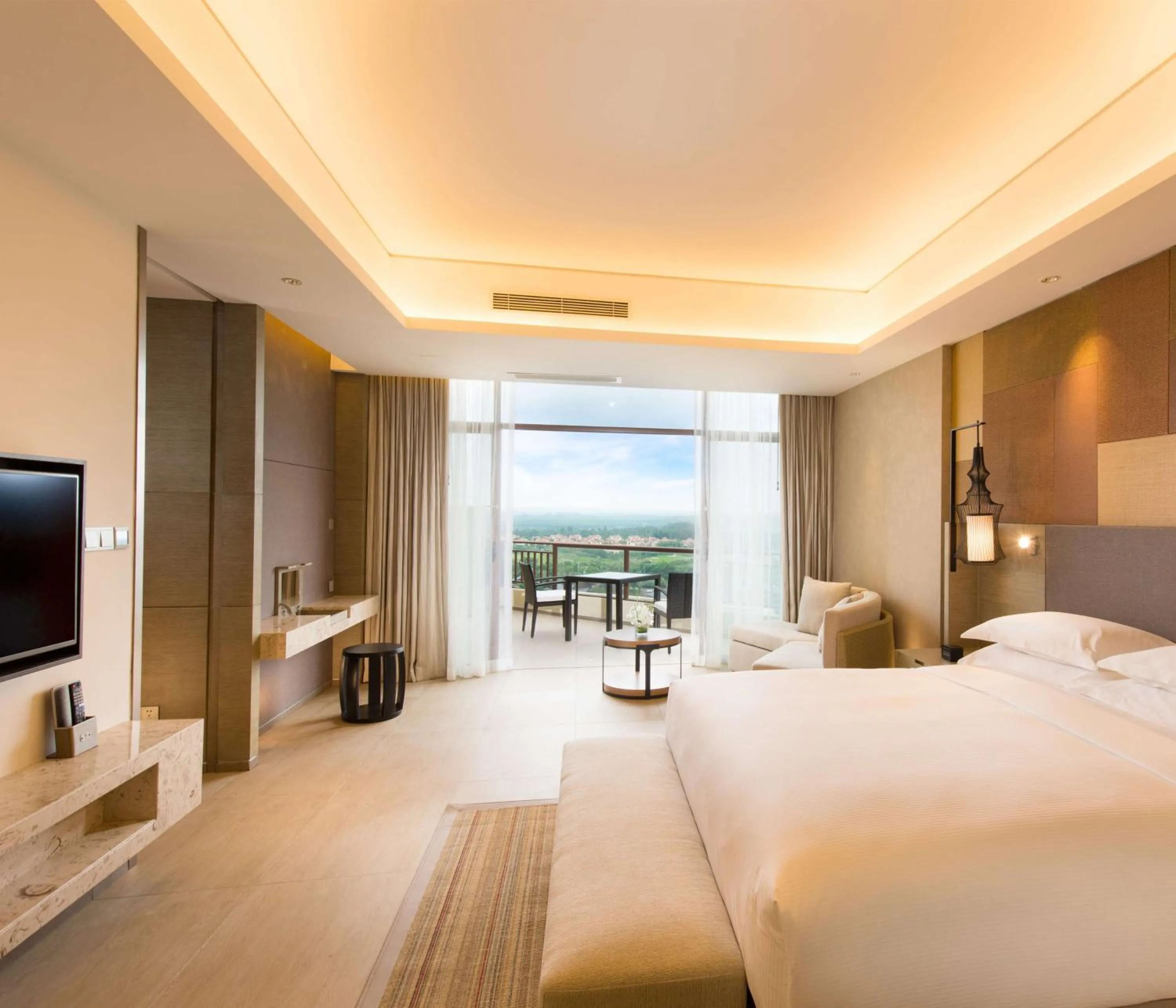 Bed in DoubleTree by Hilton Haikou Chengmai