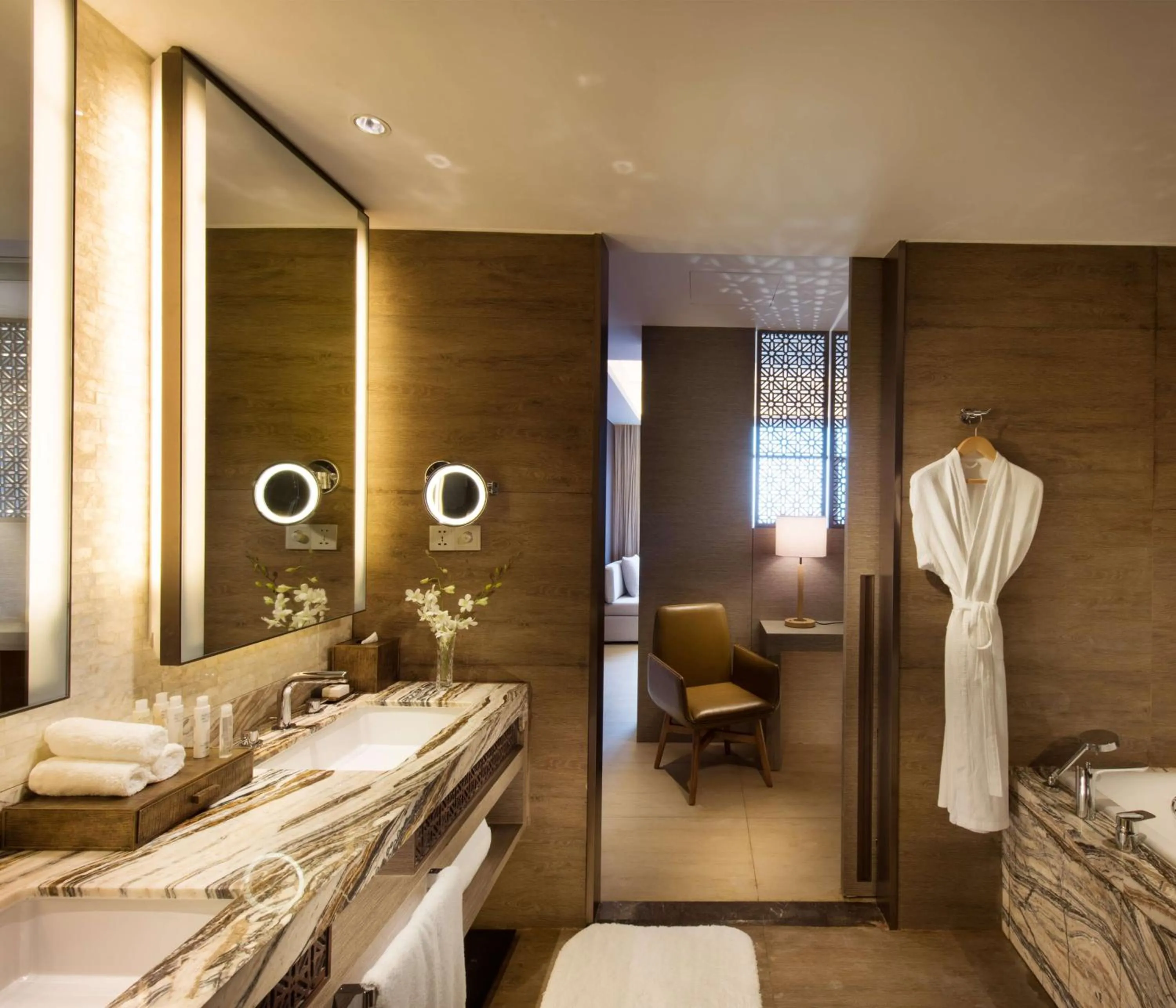 Bathroom in DoubleTree by Hilton Haikou Chengmai