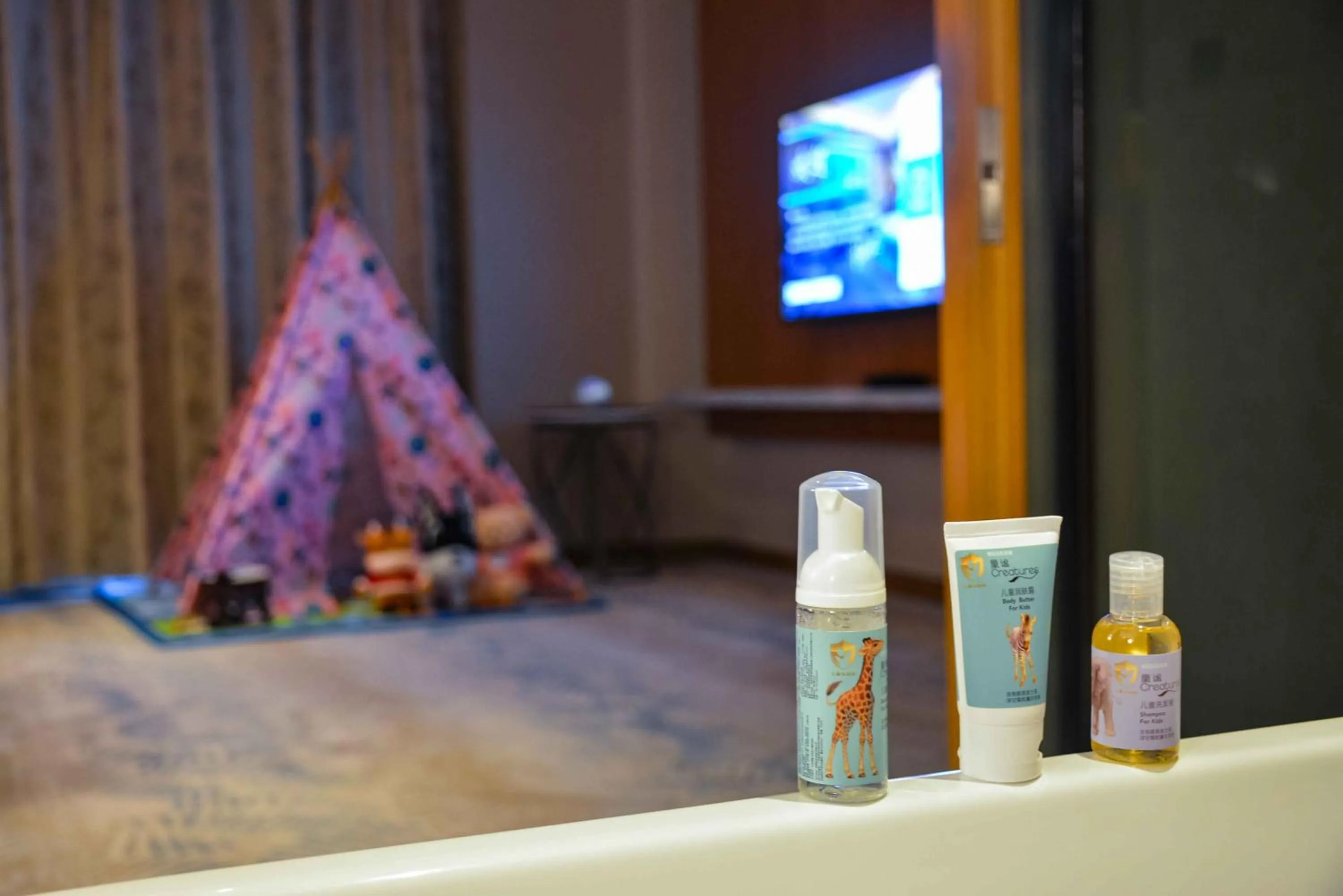 children in Hilton Urumqi