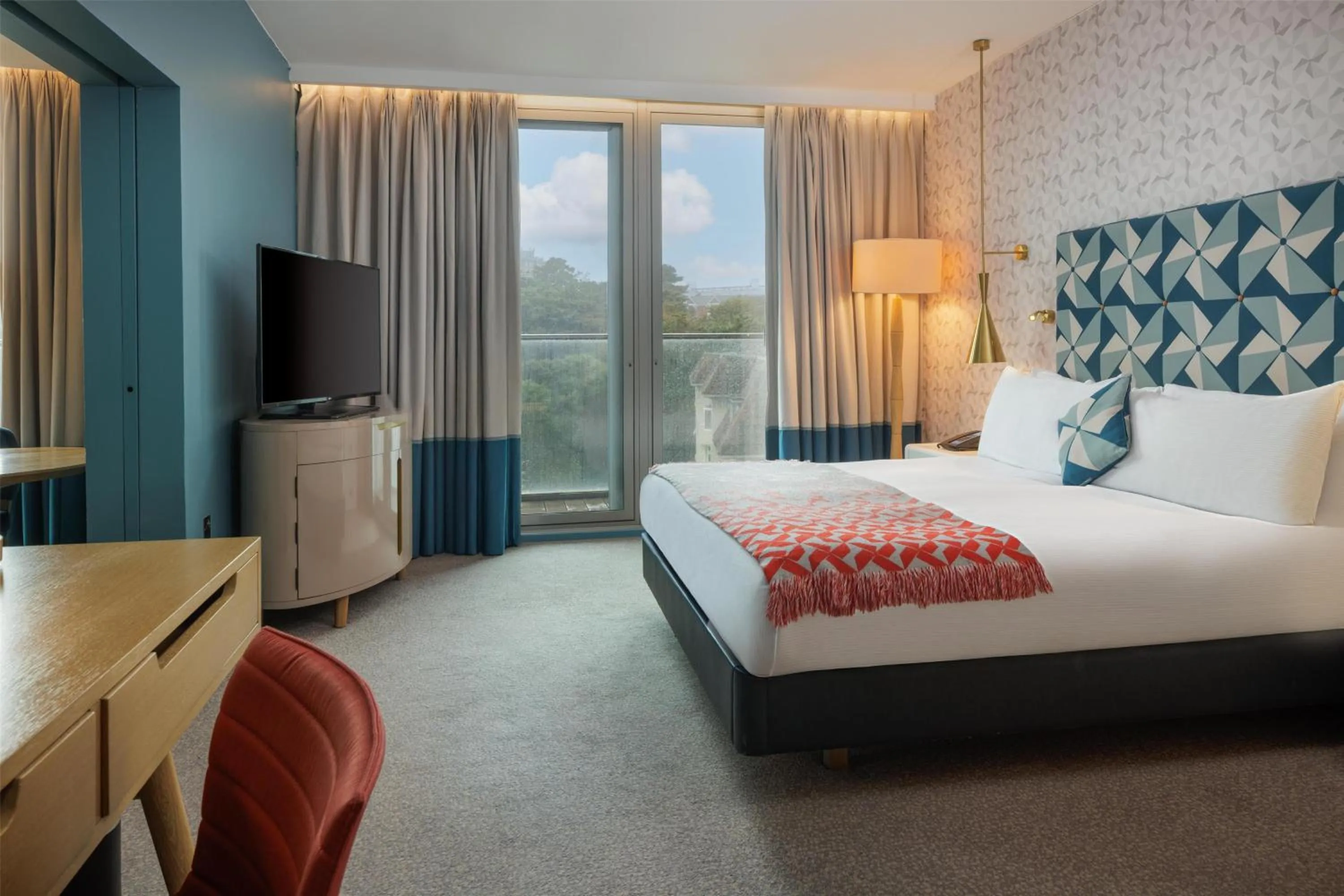 Bed in Hilton Bournemouth