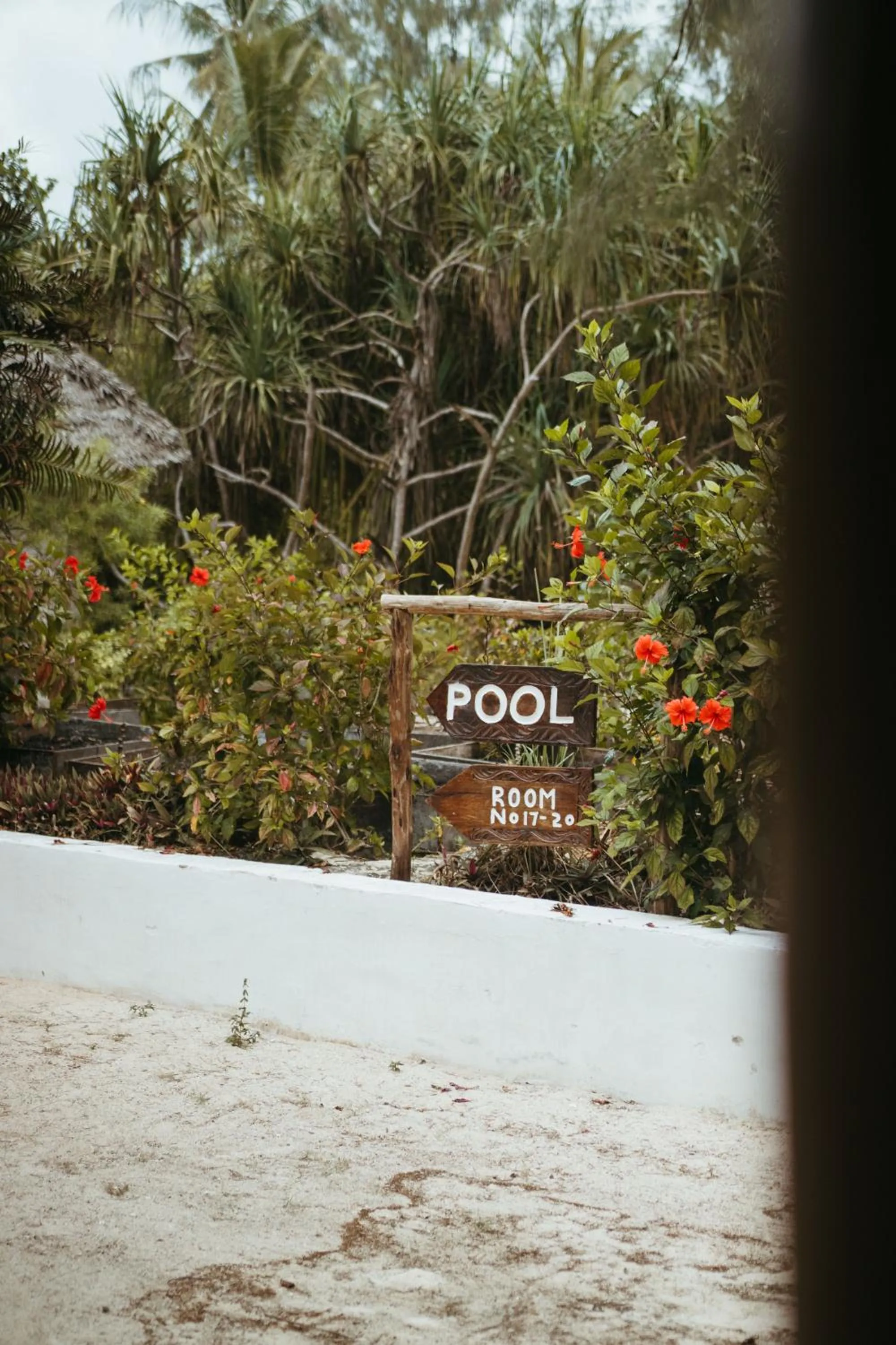 Logo/Certificate/Sign in Hakuna Majiwe Beach Lodge