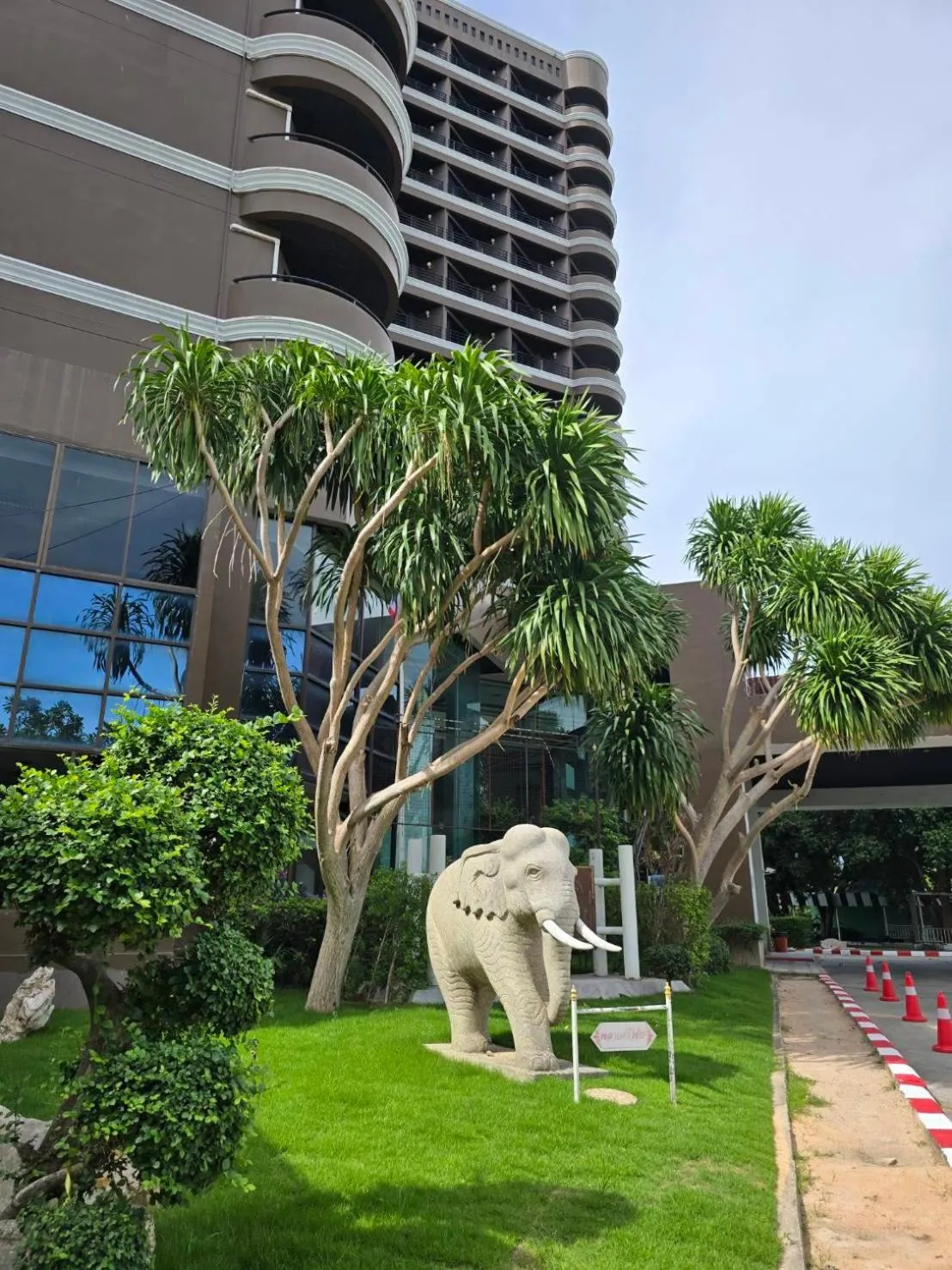 Lobby or reception in First Pacific Cirrus