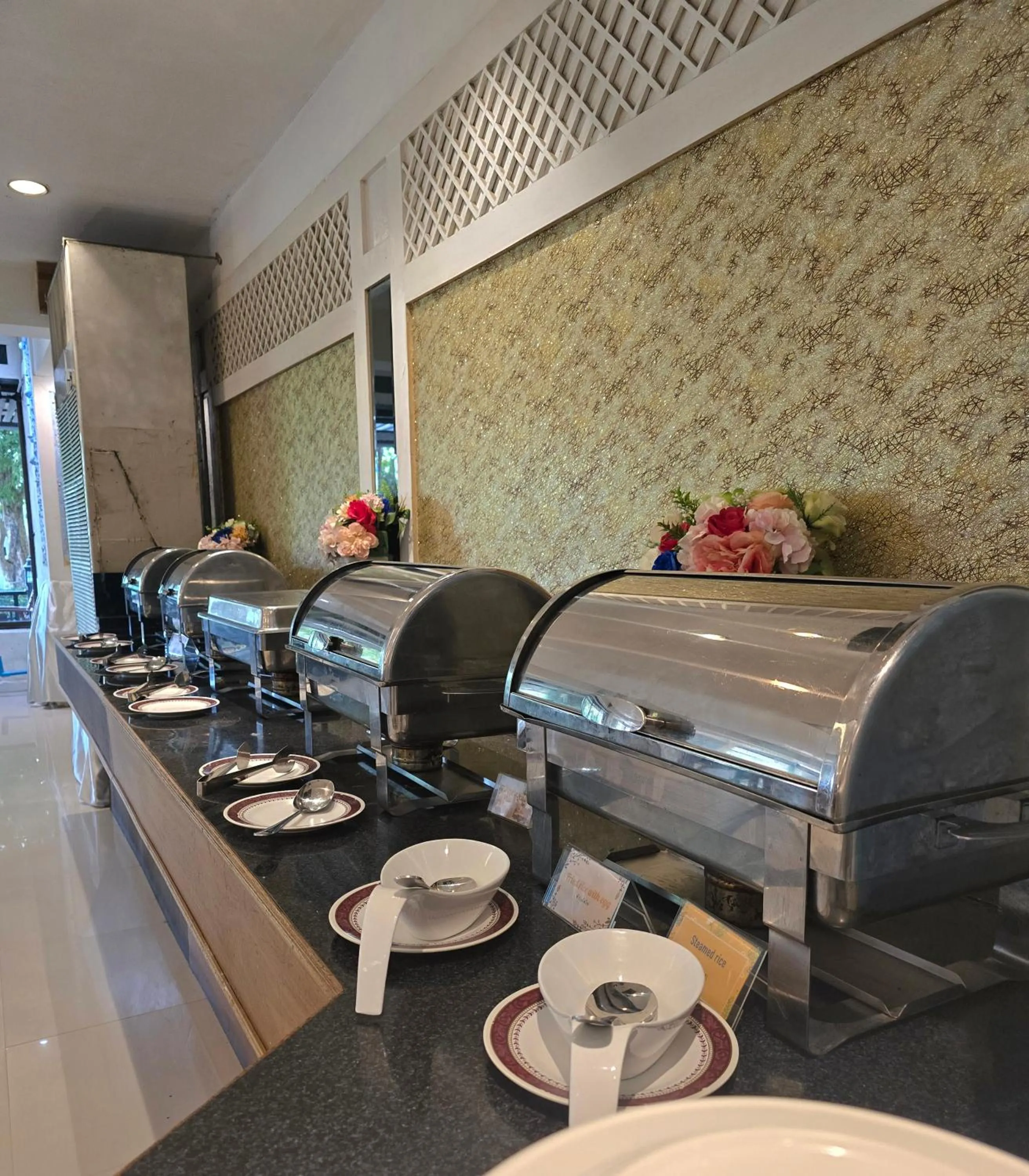 Restaurant/places to eat in First Pacific Cirrus