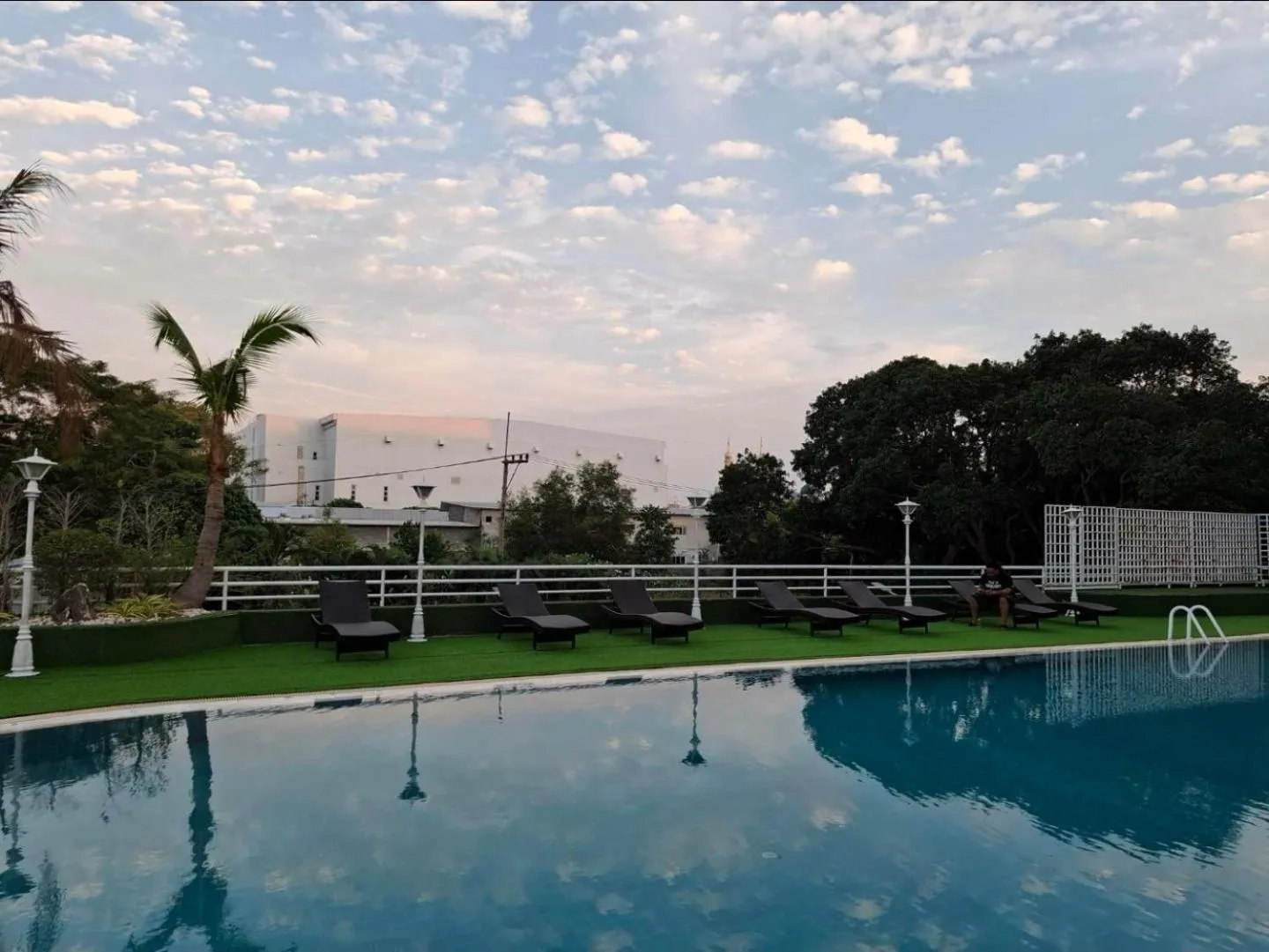 Pool view in First Pacific Cirrus