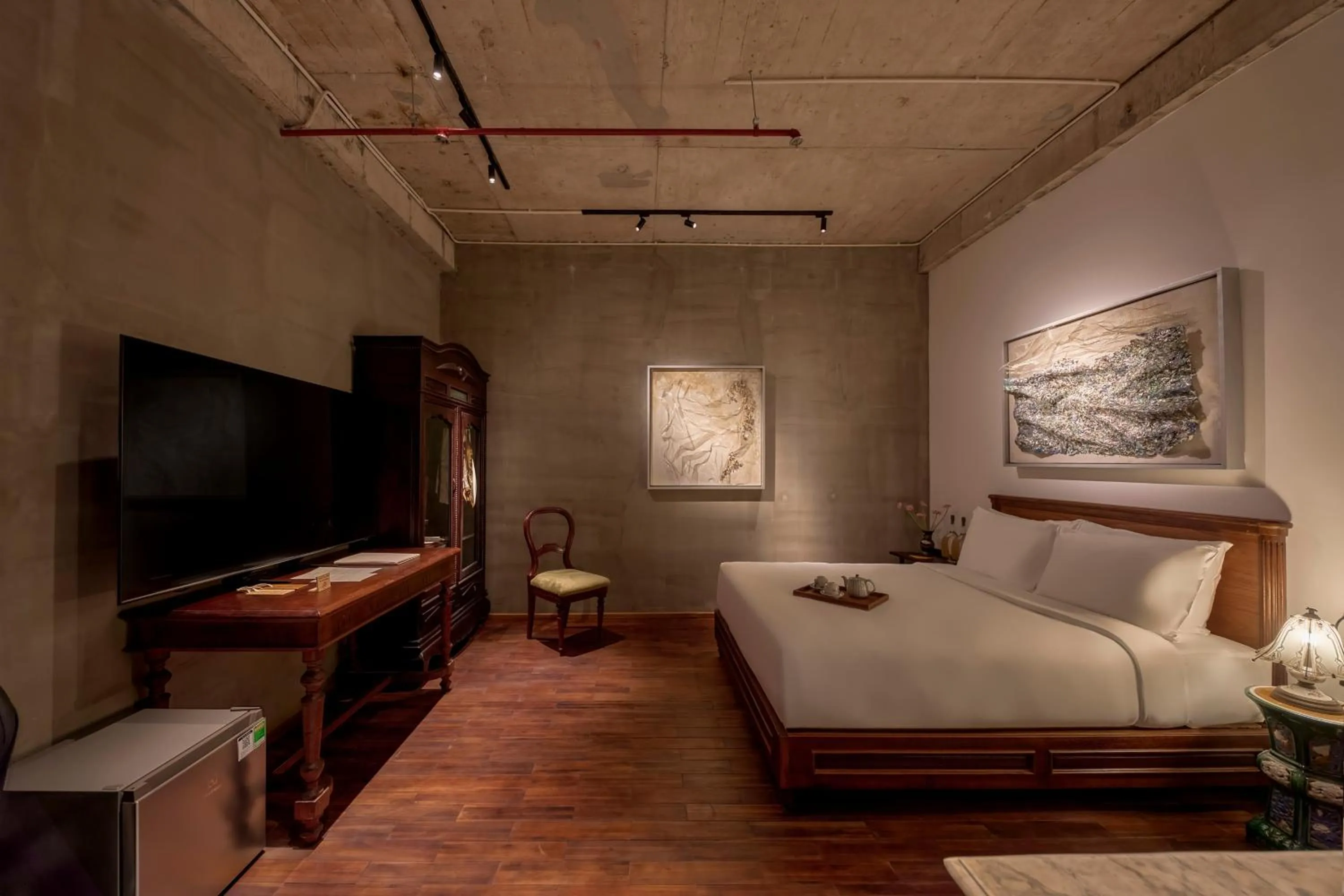 Photo of the whole room, Bed in Anima Saigon Boutique - Vietnamese Contemporary Art Hotel