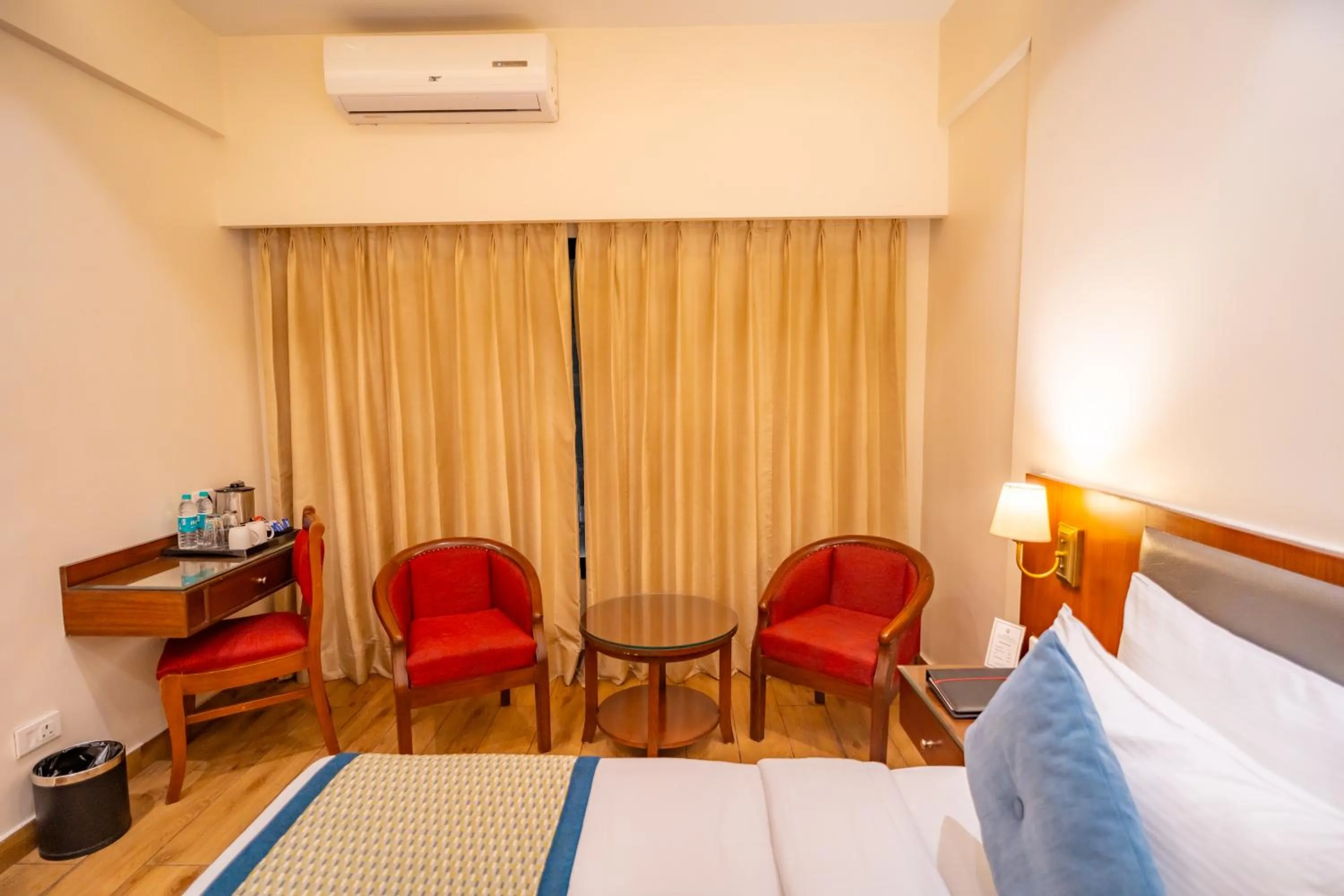 Bed in Hotel MJ Residency