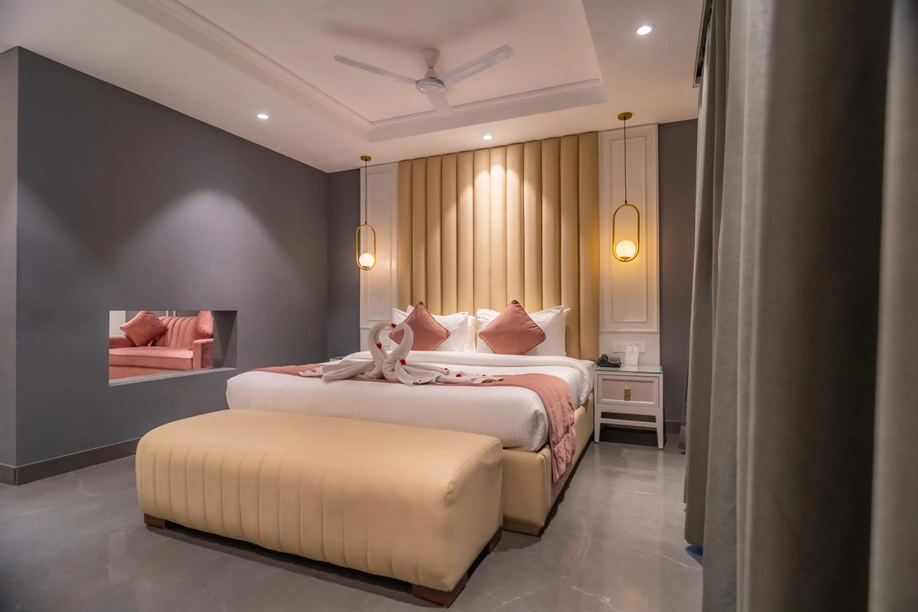 Bed in Hotel MJ Residency