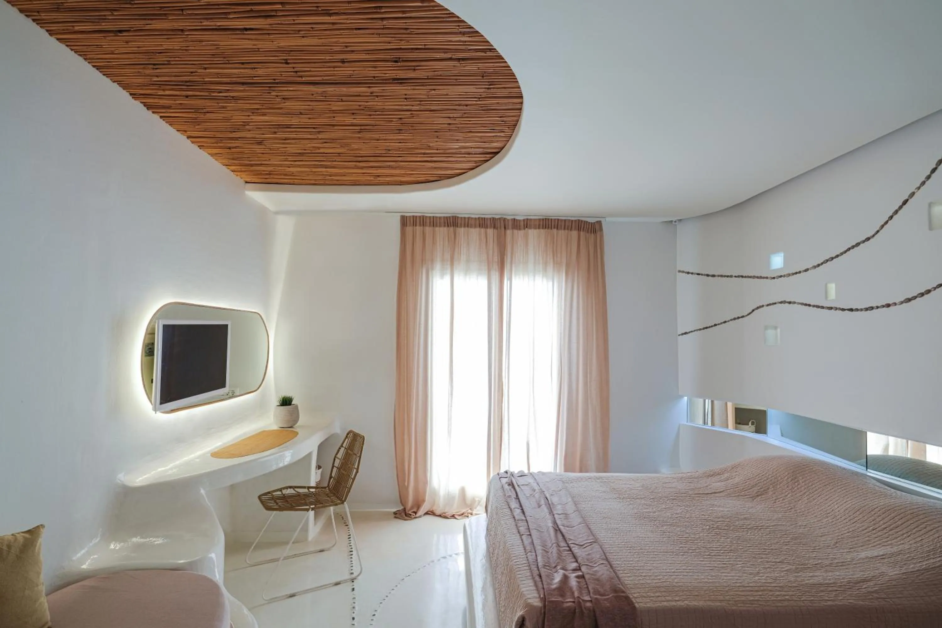 Cocoon Room / Pool View Jacuzzi in Andronikos Hotel