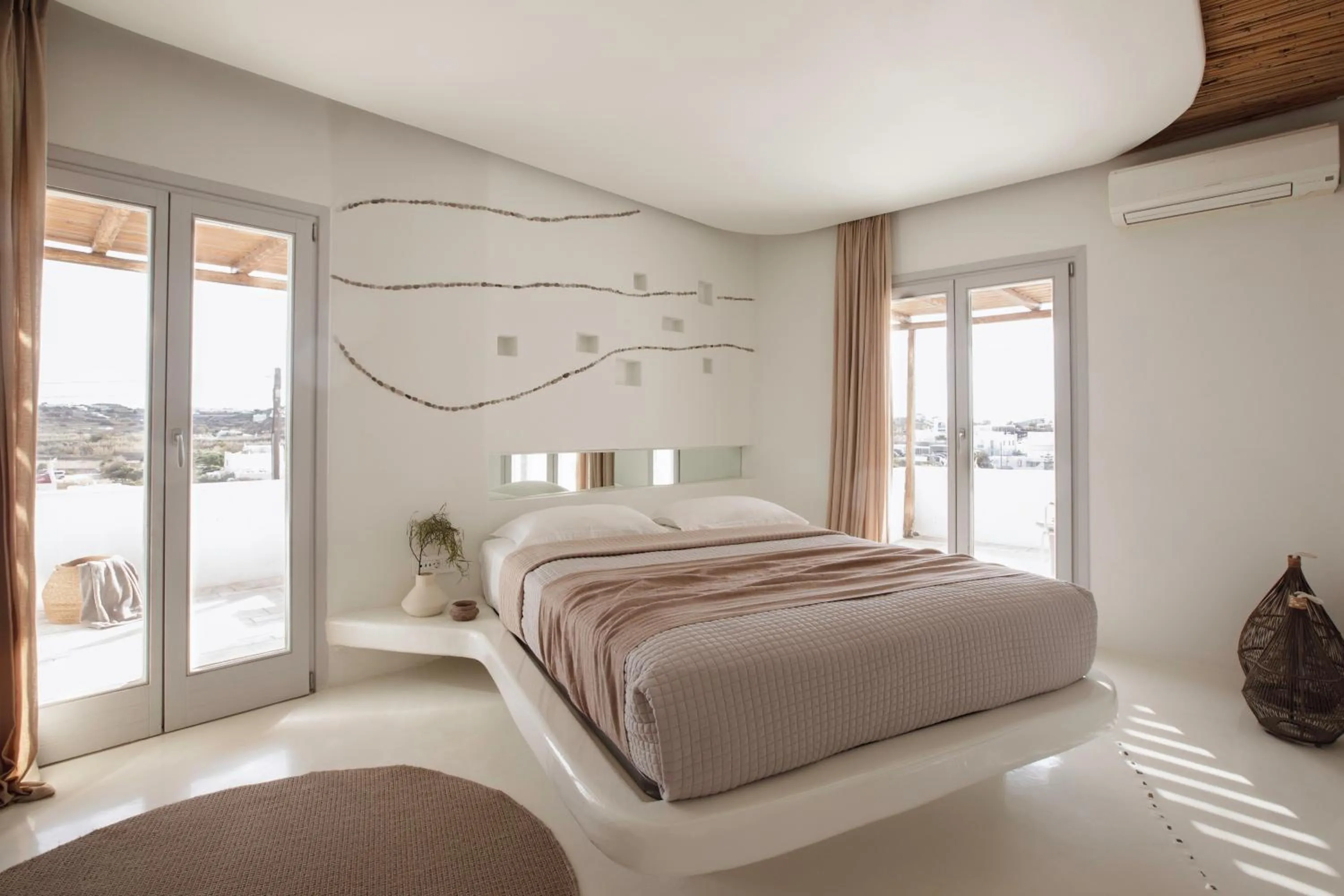 Bed in Andronikos Hotel