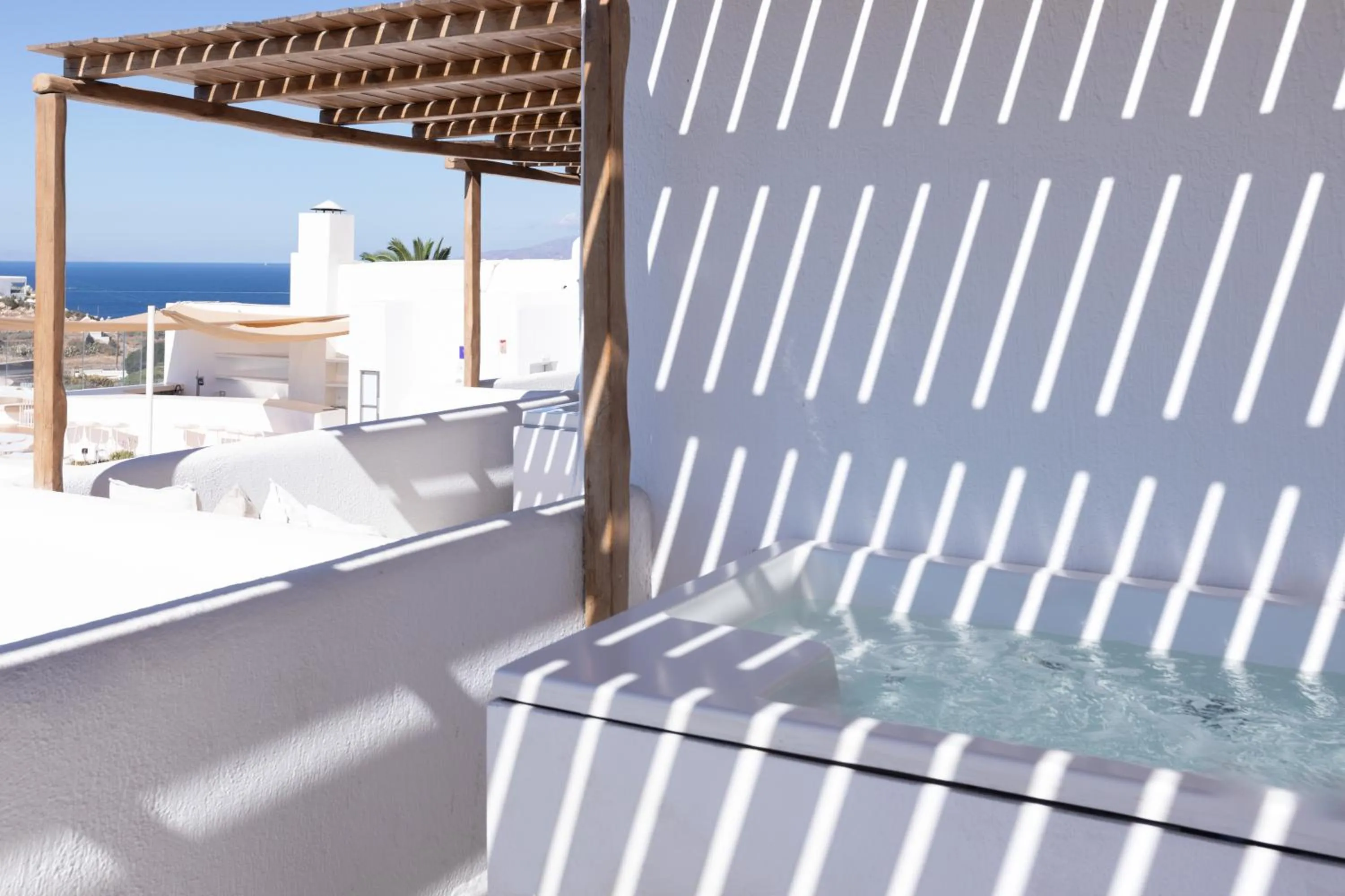 Hot Tub in Andronikos Hotel