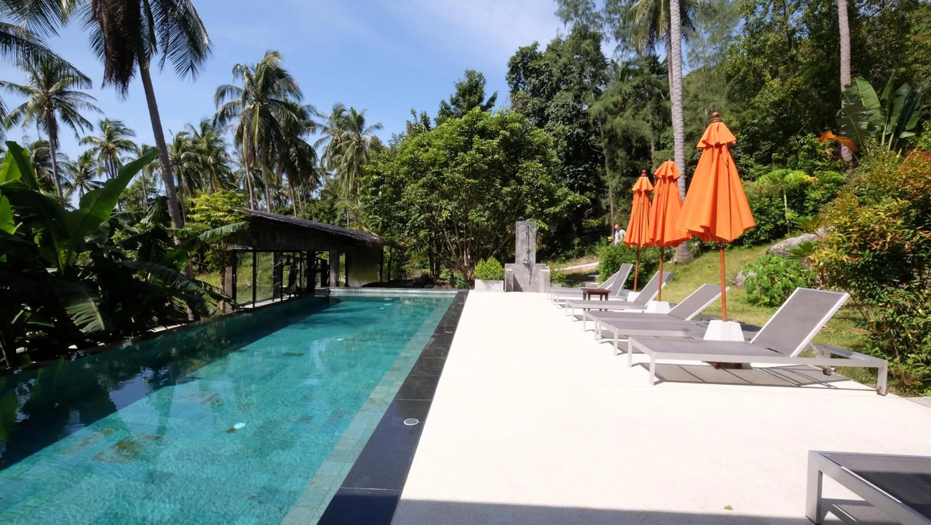 Swimming pool in Padel Phangan Suite