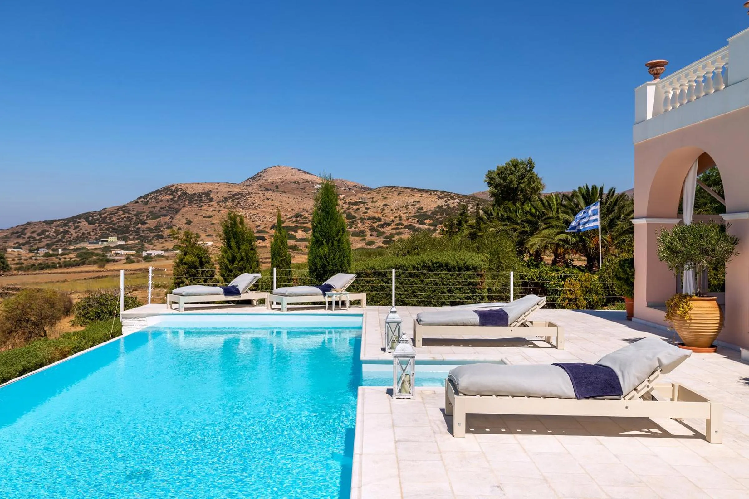 Garden view in Villa Casa Del Sol Syros
