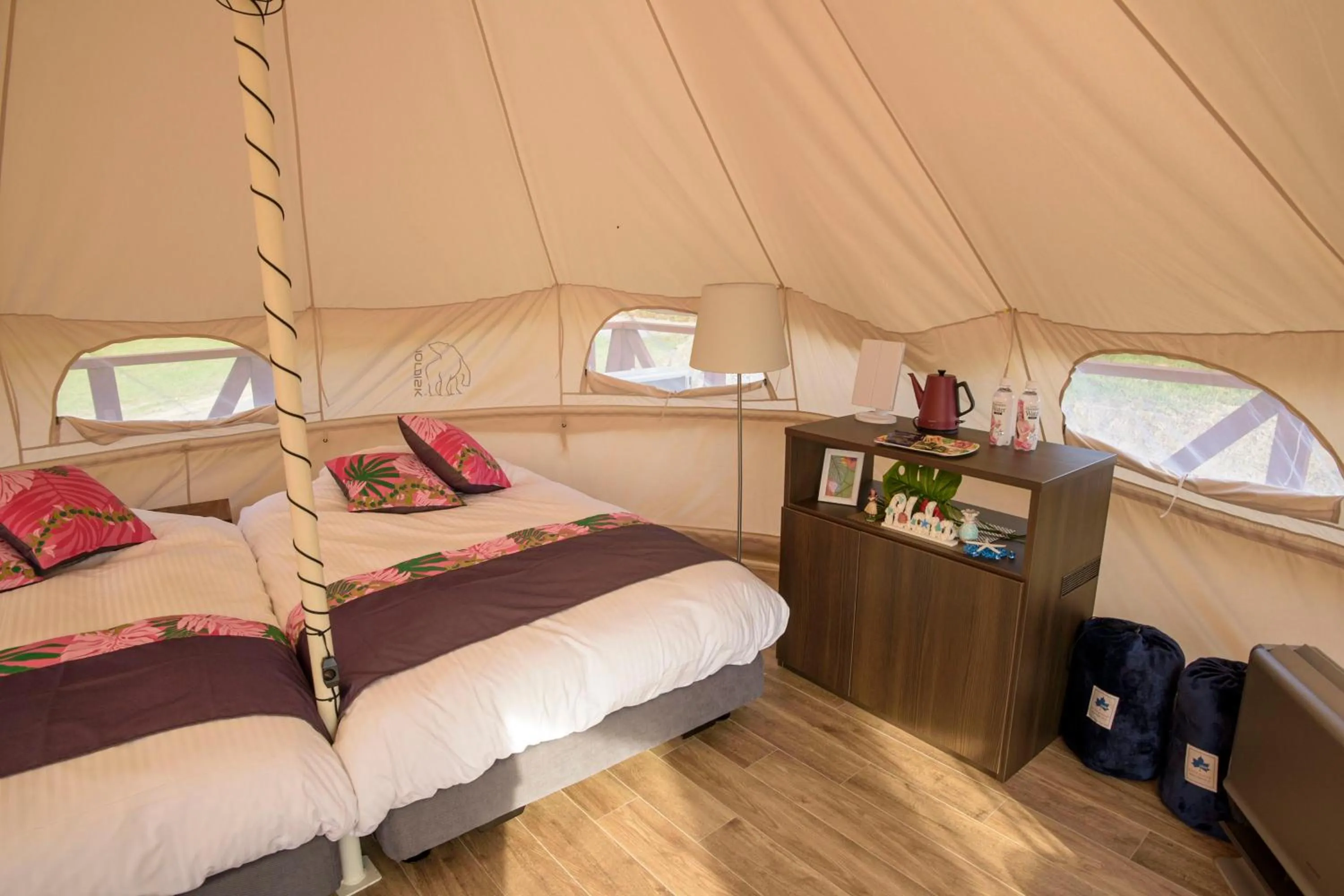 Bed in Hawaiians Glamping Mauna Village