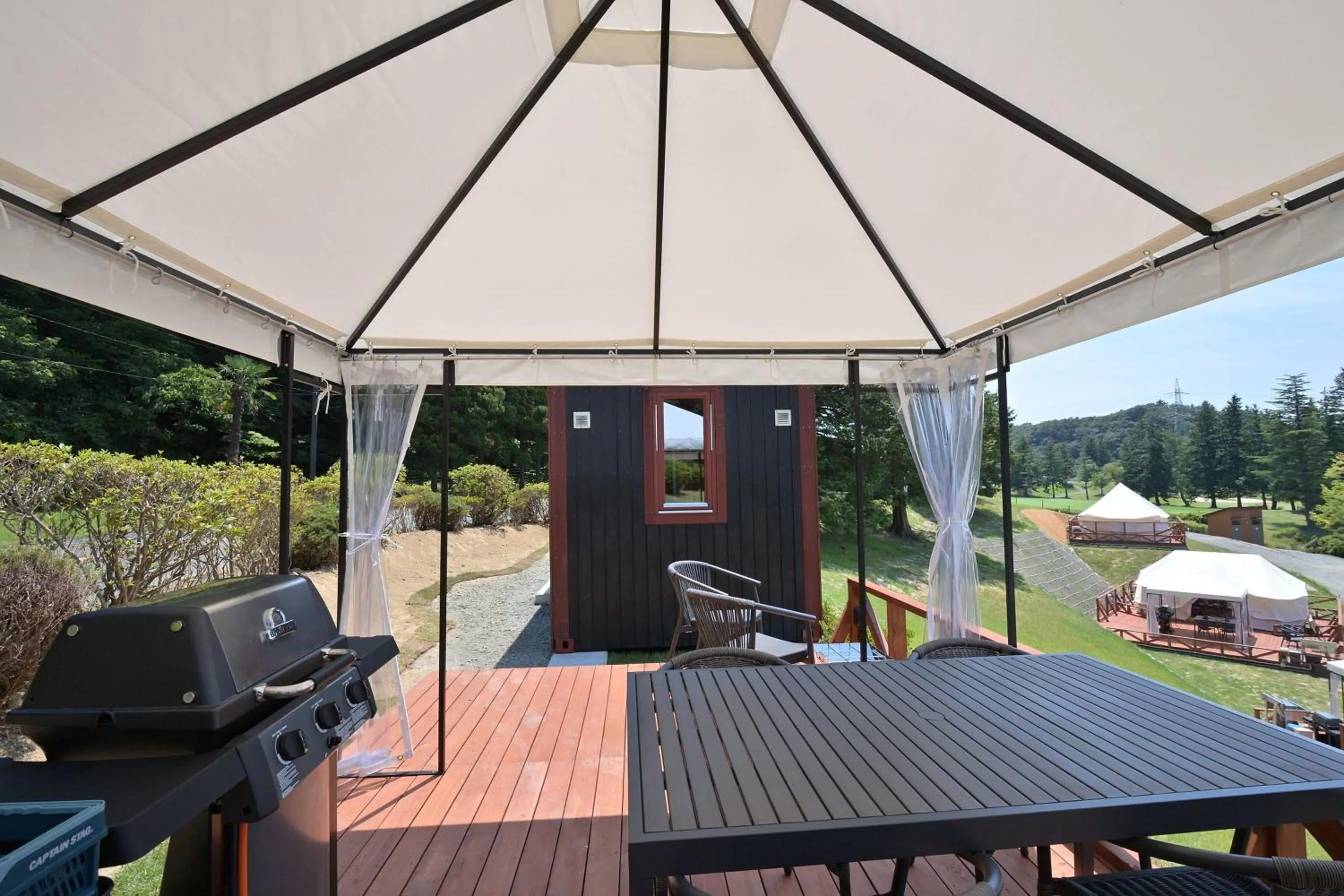 BBQ facilities in Hawaiians Glamping Mauna Village