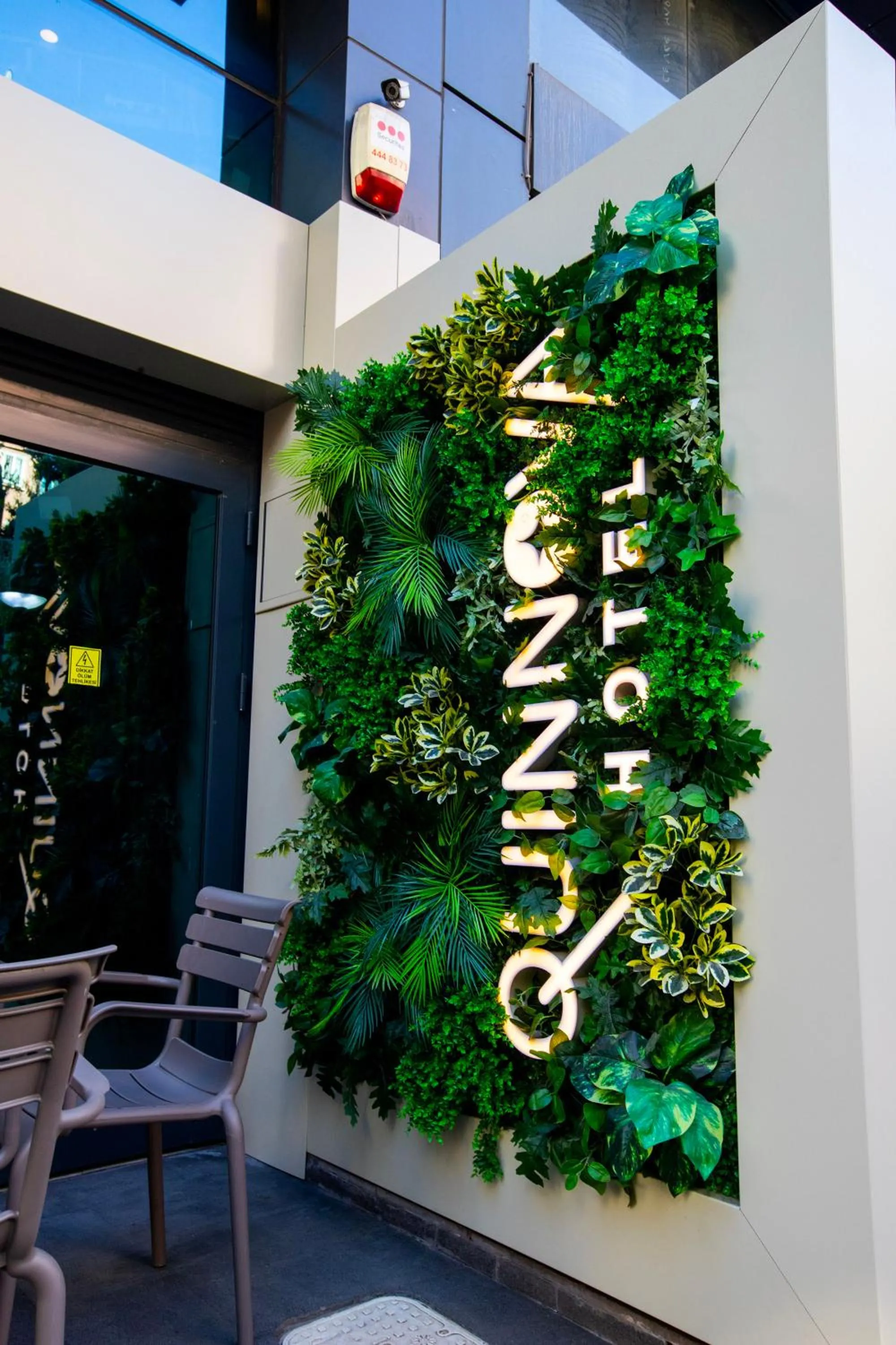 Day in Quinnova Hotel