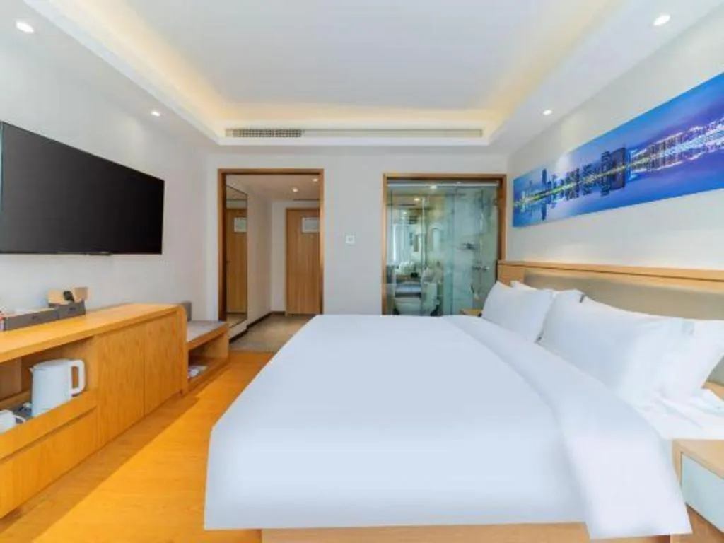 Bed in Guangzhou New Tianhe Hotel