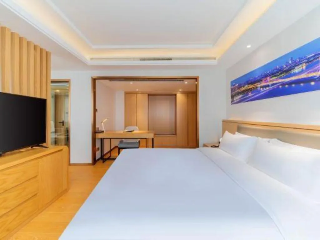 Bed in Guangzhou New Tianhe Hotel