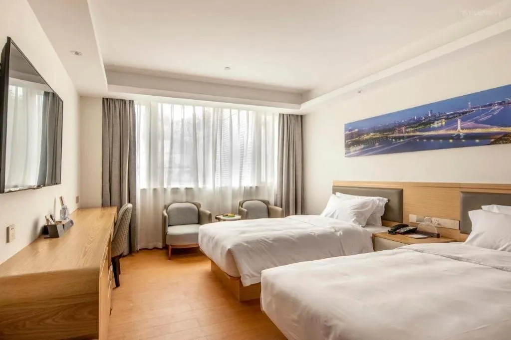 Bed in Guangzhou New Tianhe Hotel