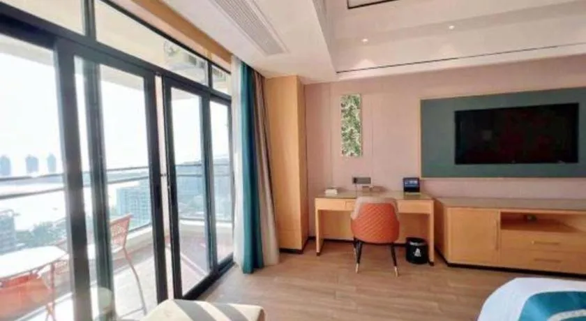 Bed in Sanya Yellow River Kyoto Hotel