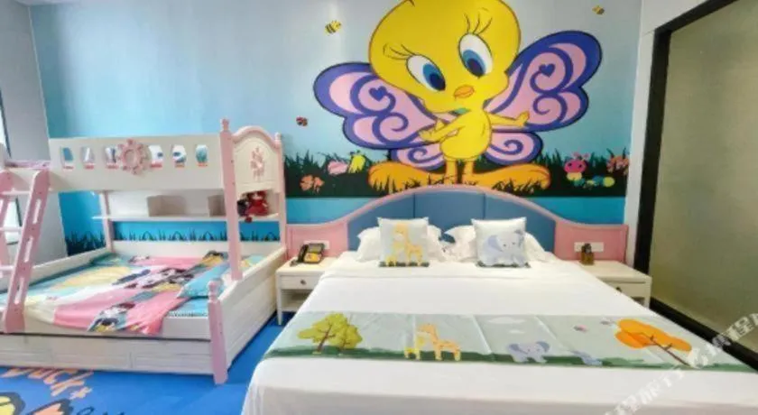 Bed in Sanya Yellow River Kyoto Hotel