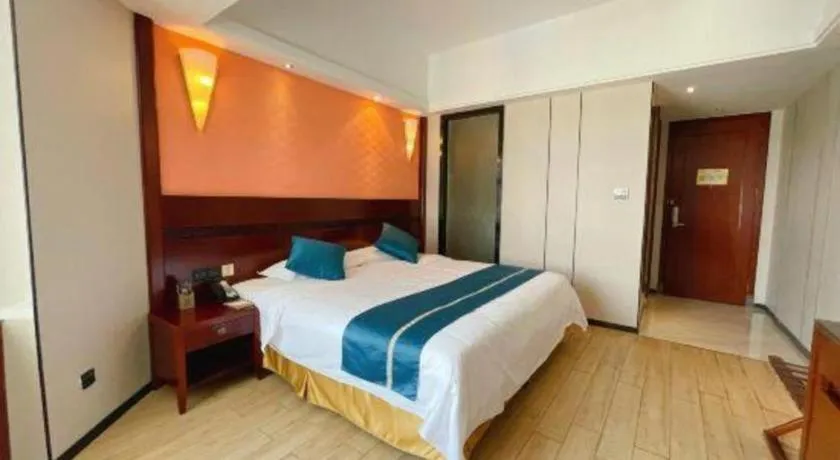 Bed in Sanya Yellow River Kyoto Hotel