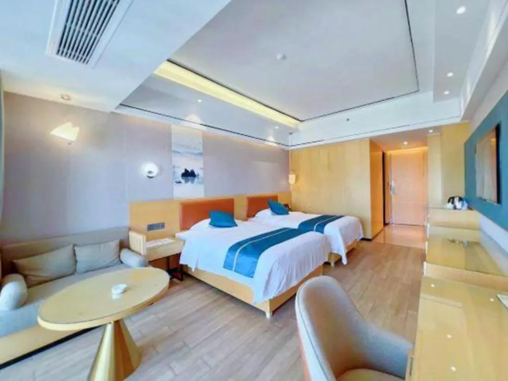 Bed in Sanya Yellow River Kyoto Hotel