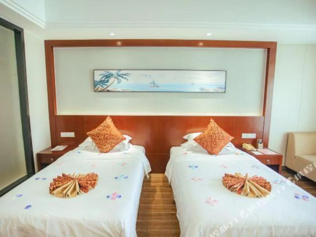 Bed in Sanya Yellow River Kyoto Hotel