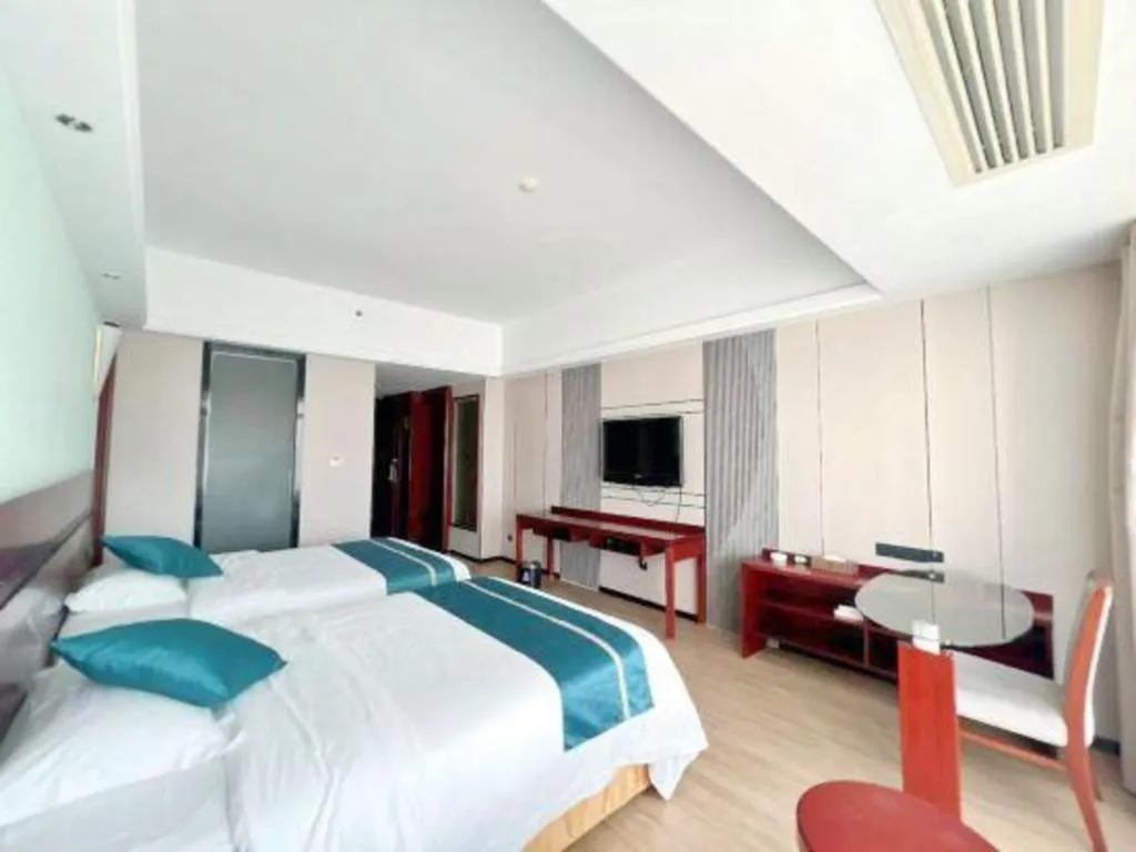 Bed in Sanya Yellow River Kyoto Hotel