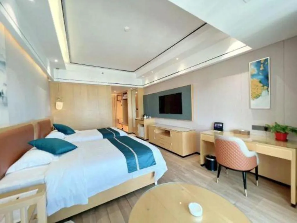 Bed in Sanya Yellow River Kyoto Hotel