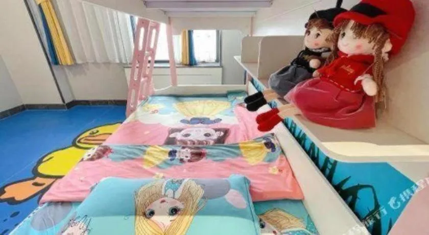 Bed in Sanya Yellow River Kyoto Hotel