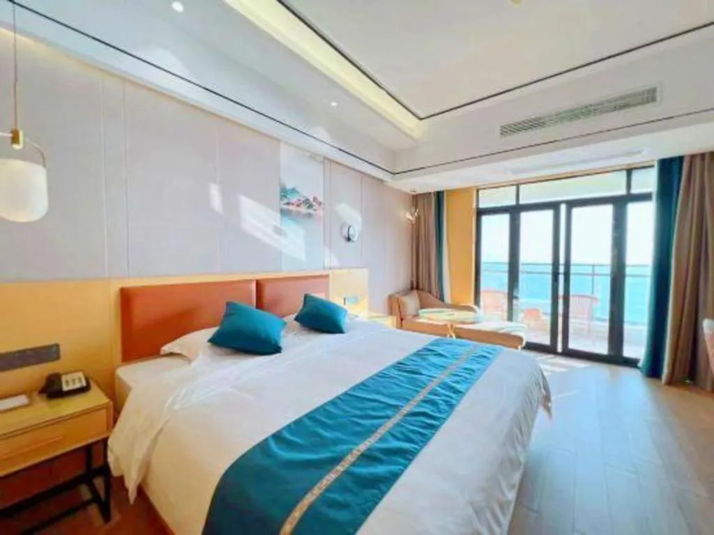 Bed in Sanya Yellow River Kyoto Hotel