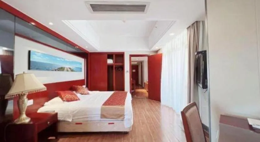 Bed in Sanya Yellow River Kyoto Hotel