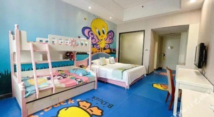 Bed in Sanya Yellow River Kyoto Hotel