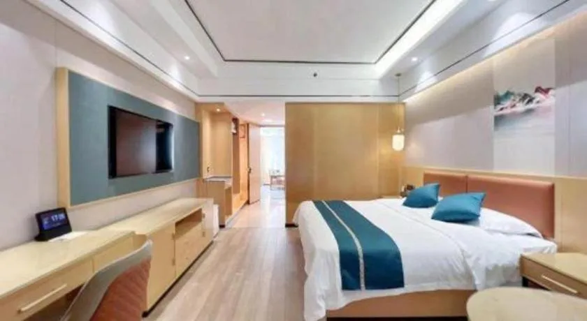 Bed in Sanya Yellow River Kyoto Hotel