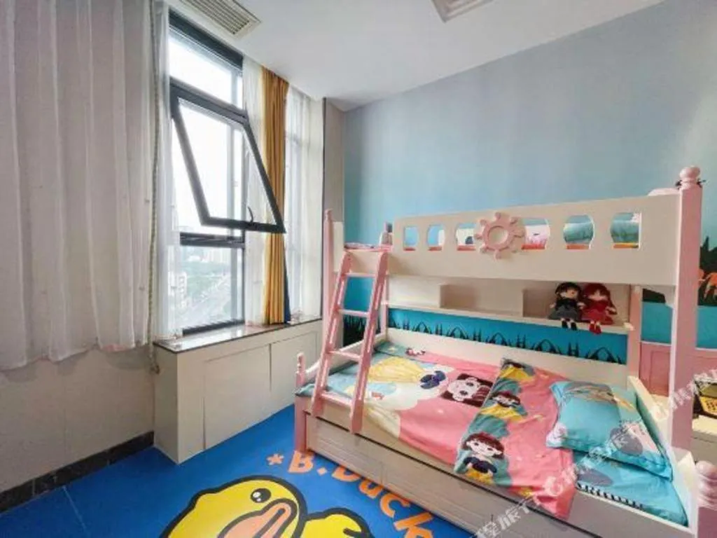 Bed in Sanya Yellow River Kyoto Hotel