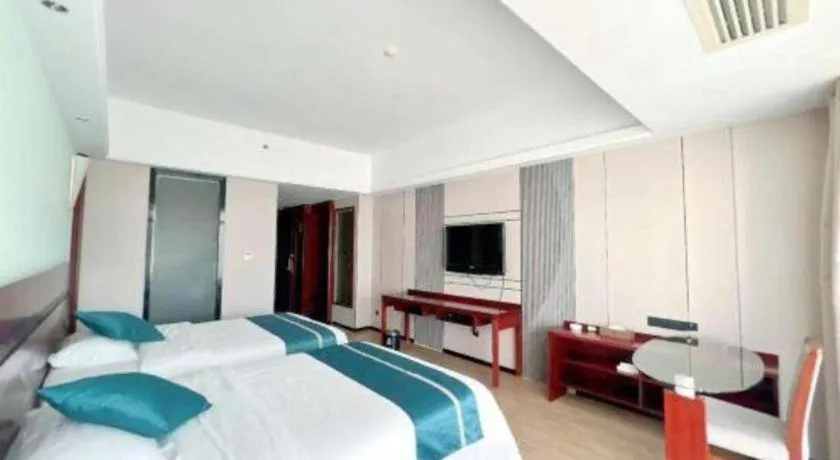 Bed in Sanya Yellow River Kyoto Hotel