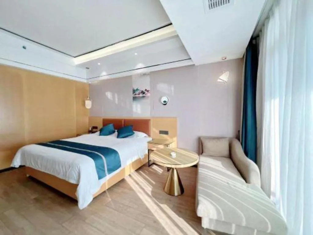 Bed in Sanya Yellow River Kyoto Hotel