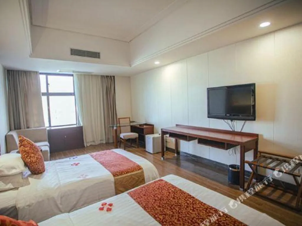 Bed in Sanya Yellow River Kyoto Hotel