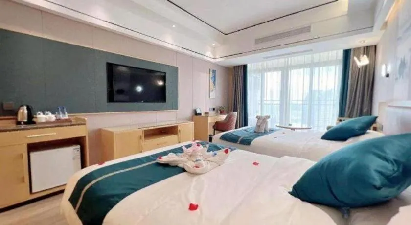 Bed in Sanya Yellow River Kyoto Hotel