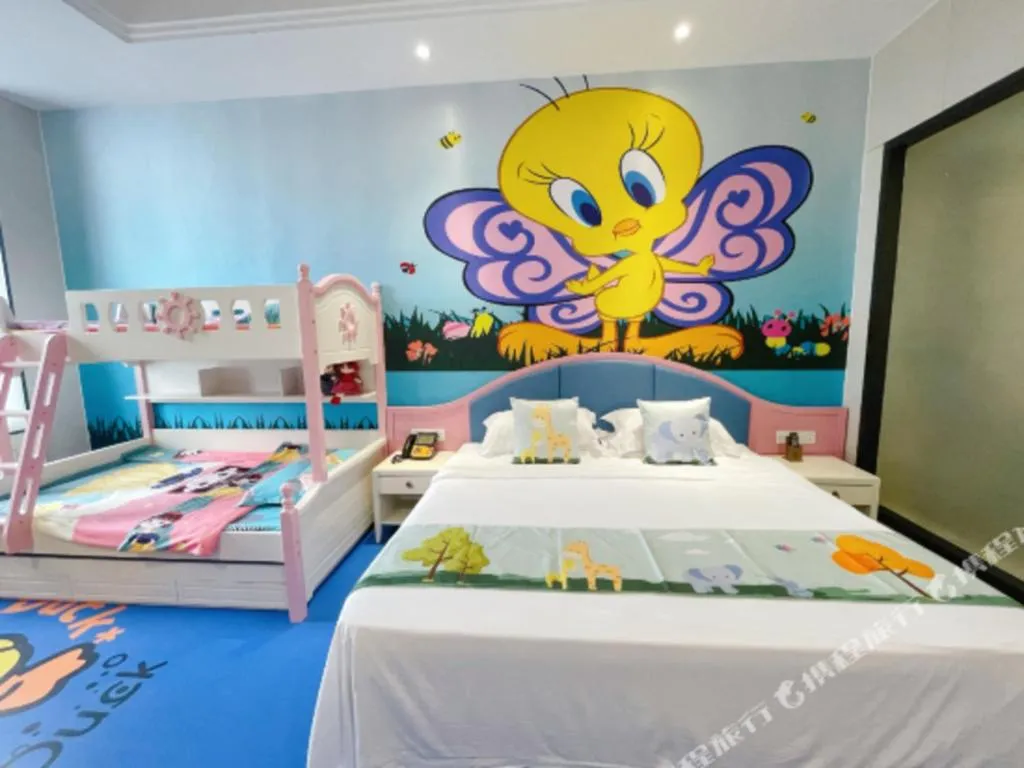 Bed in Sanya Yellow River Kyoto Hotel