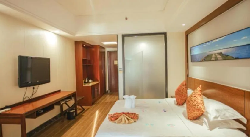 Bed in Sanya Yellow River Kyoto Hotel