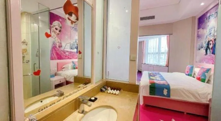 Bed in Sanya Yellow River Kyoto Hotel