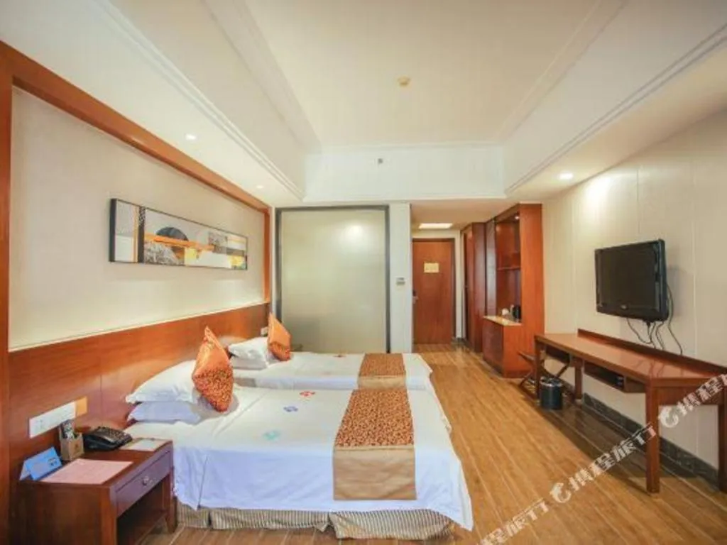 Bed in Sanya Yellow River Kyoto Hotel