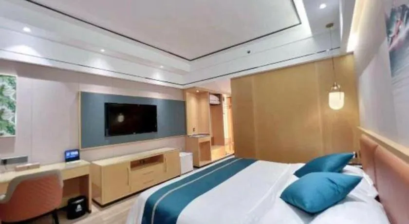 Bed in Sanya Yellow River Kyoto Hotel