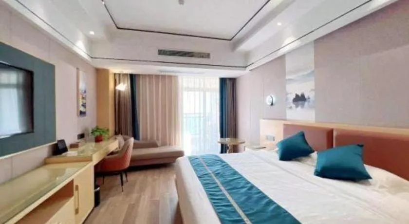 Bed in Sanya Yellow River Kyoto Hotel