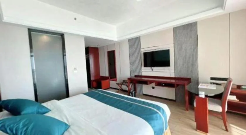 Bed in Sanya Yellow River Kyoto Hotel