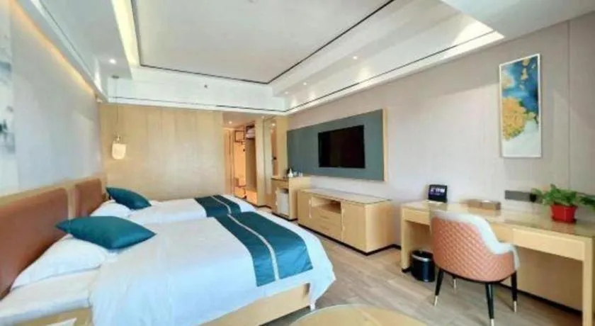 Bed in Sanya Yellow River Kyoto Hotel