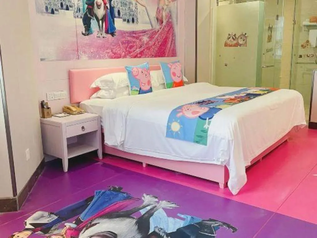 Bed in Sanya Yellow River Kyoto Hotel